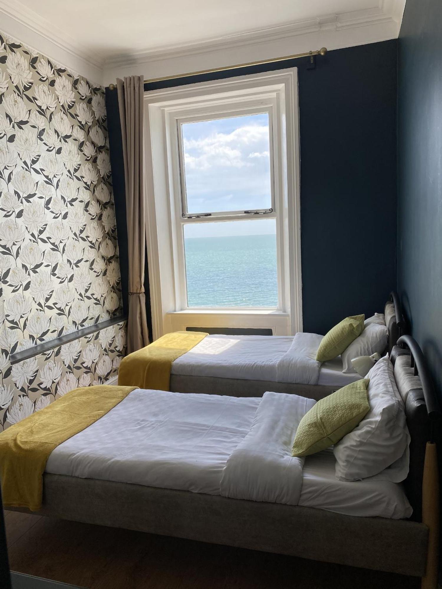 Astral Lodge Hastings Room photo