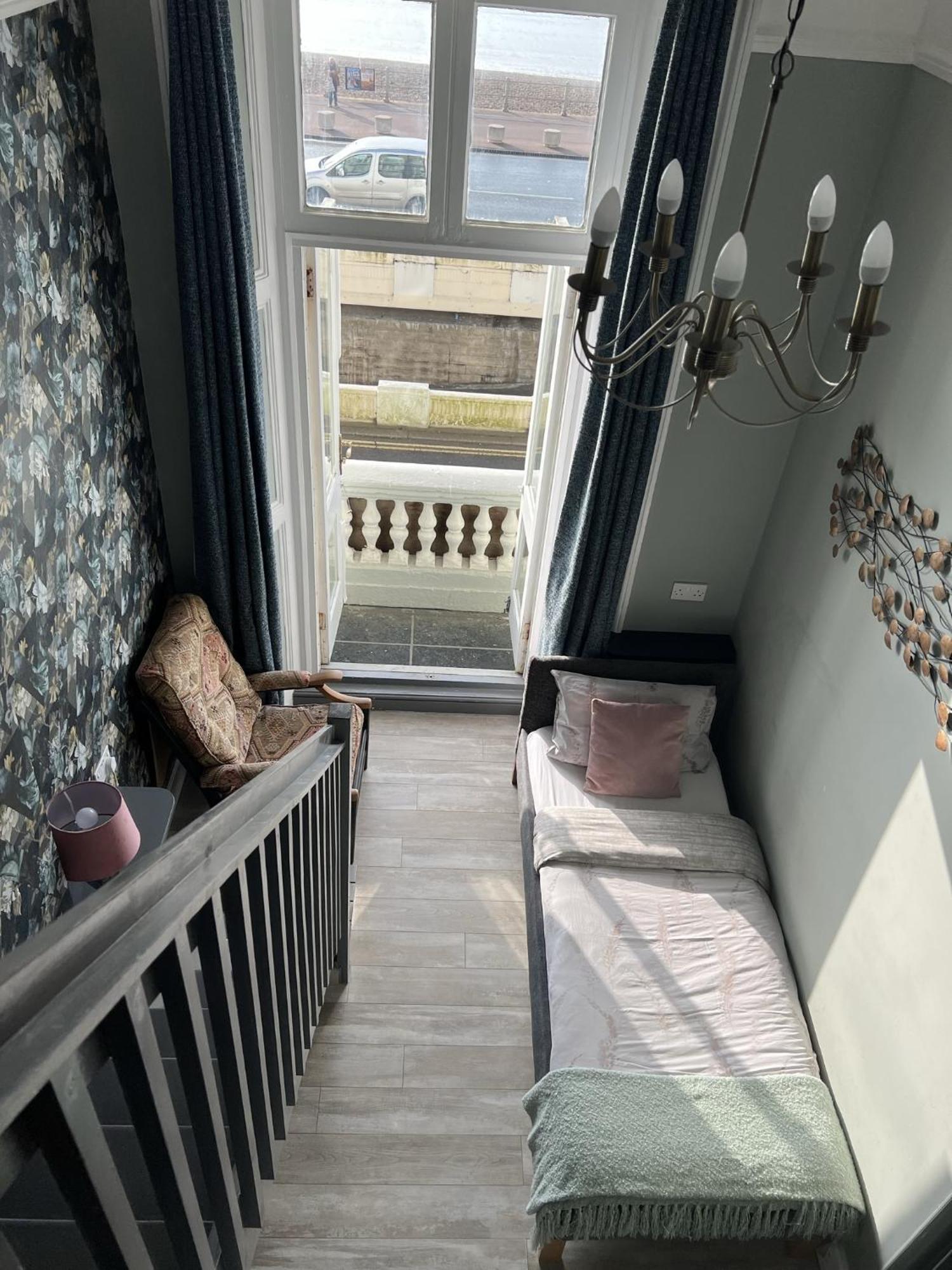 Astral Lodge Hastings Room photo