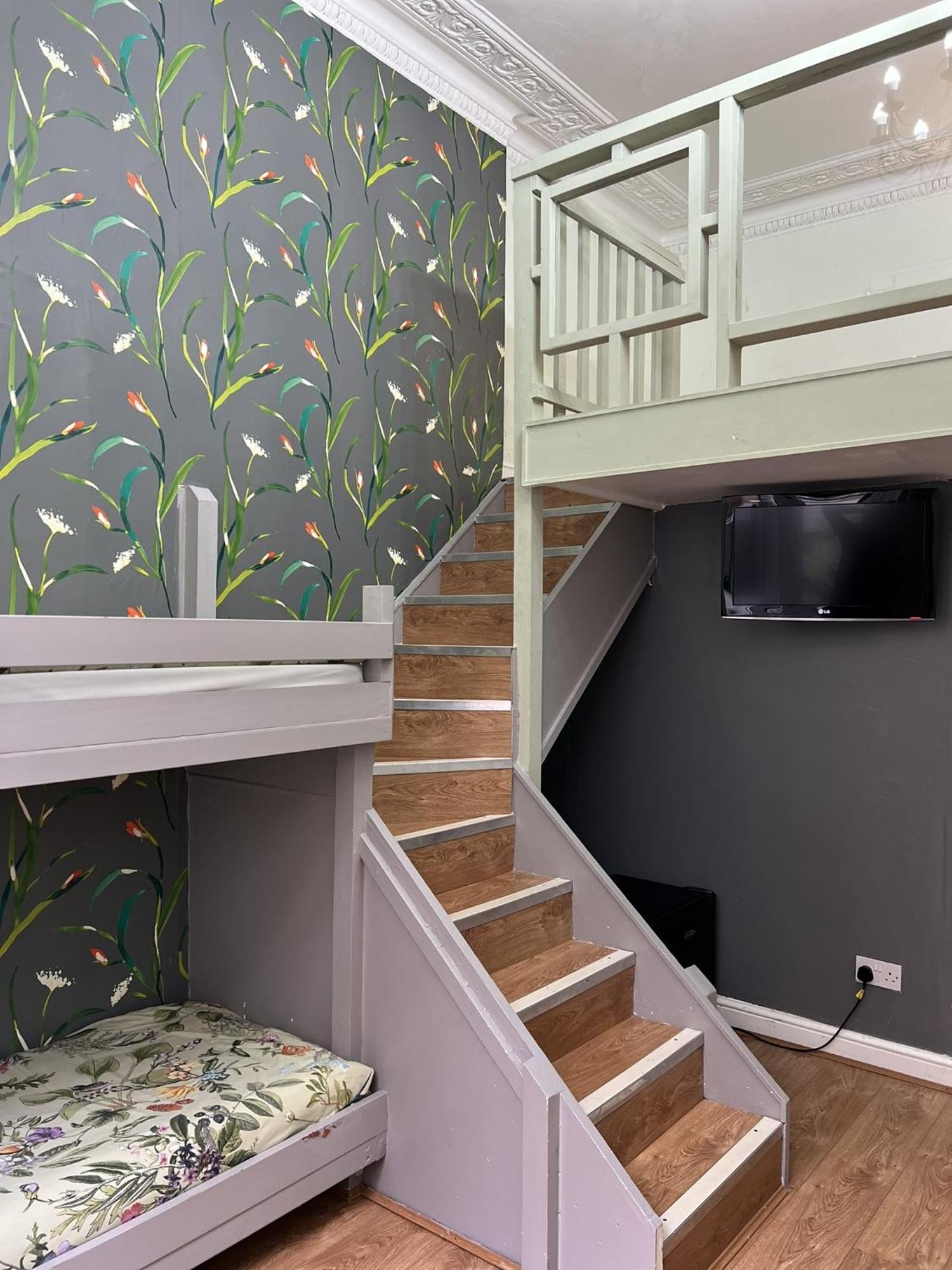Astral Lodge Hastings Room photo