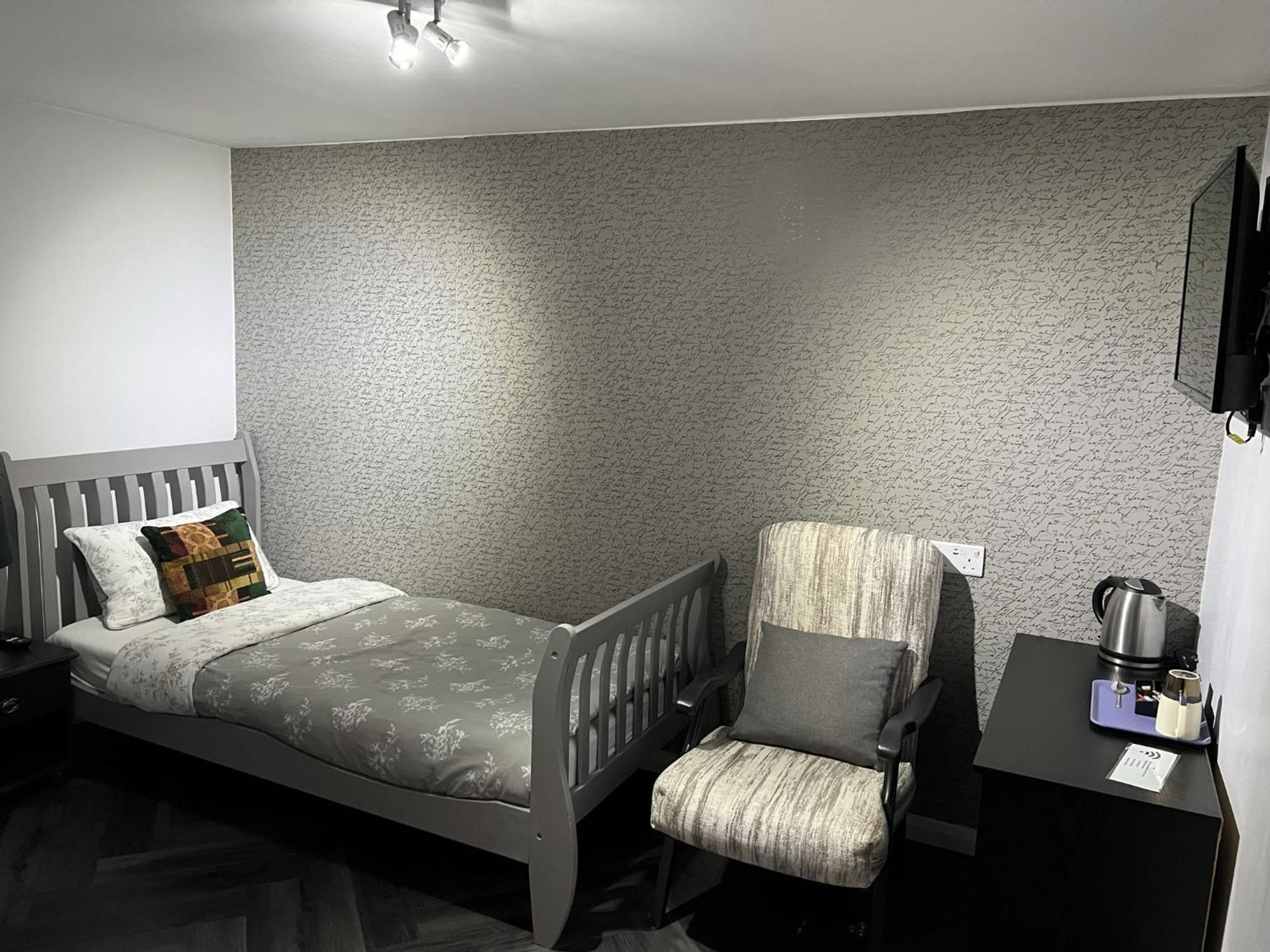Astral Lodge Hastings Room photo